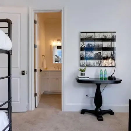 Two Beautiful Homes - Walkable To Geodis Nashville