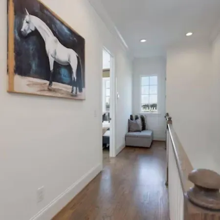 Two Beautiful Homes - Walkable To Geodis