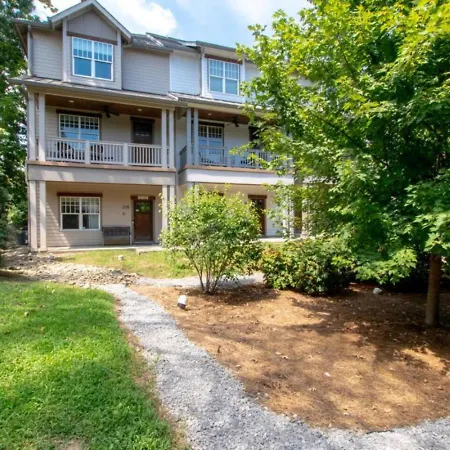 Bold Boho Beauty Three Bedroom Three And A Half Bath * Nashville