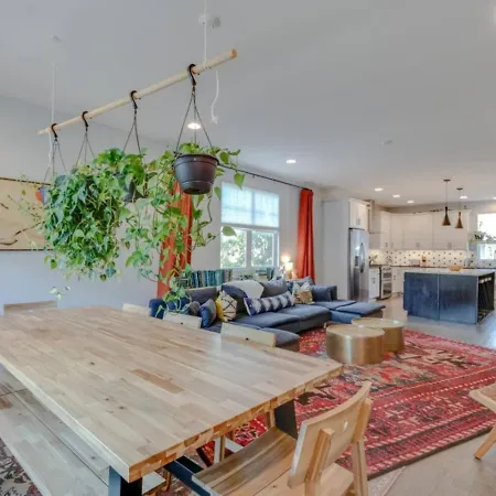Bold Boho Beauty Three Bedroom Three And A Half Bath Holiday home Nashville