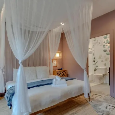 Holiday home Bold Boho Beauty Three Bedroom Three And A Half Bath Nashville