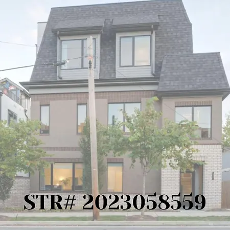Luxury Townhouse With Rooftop Deck Less Than 10 Mins To Downtown * Nashville