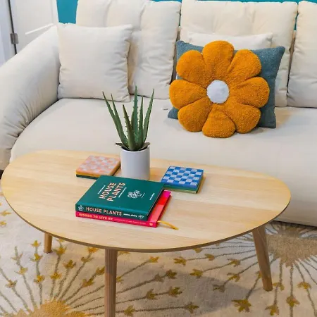 Fun And Fabulous - Walk To Bars, Coffee And Restaurants Holiday home *