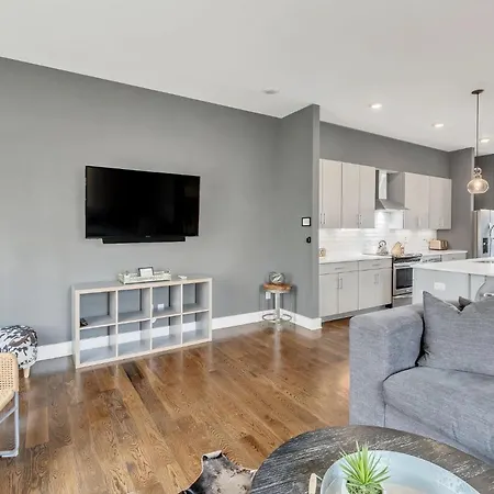 Apartment 1035 Fairwin Ave *