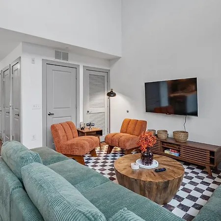 Cozy & Stylish Loft In Midtown *