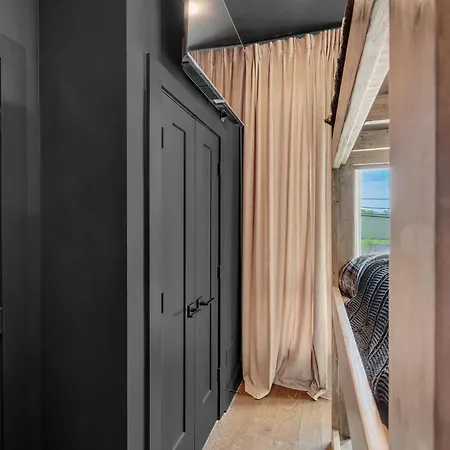 Holiday home The Bootleg A Stylish Prohibition Inspired