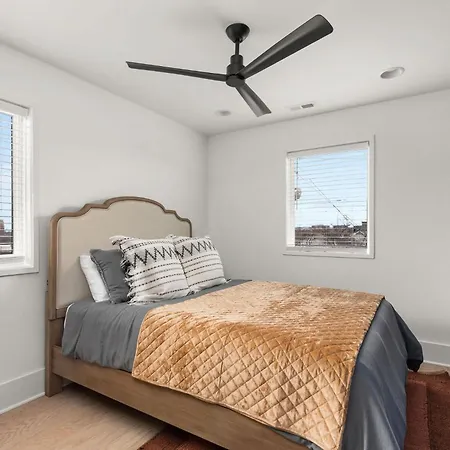 Holiday home The Morgan Wallen Rooftop Luxury 4bd *