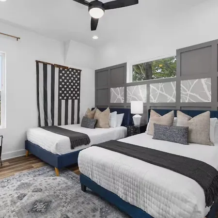 5br Rooftop Retreat 7 Min To Broadway Holiday home *