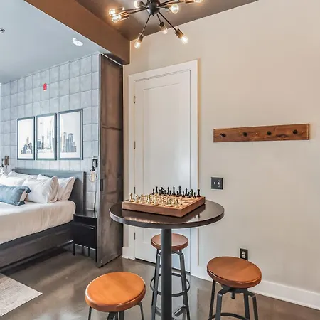 Holiday home Chic West End Loft Right Next Door To Vanderbilt Nashville