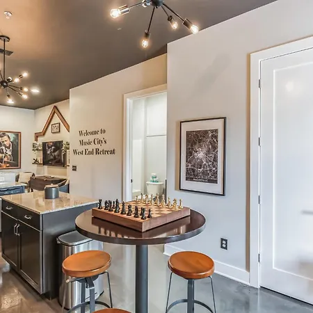 Chic West End Loft Right Next Door To Vanderbilt Nashville