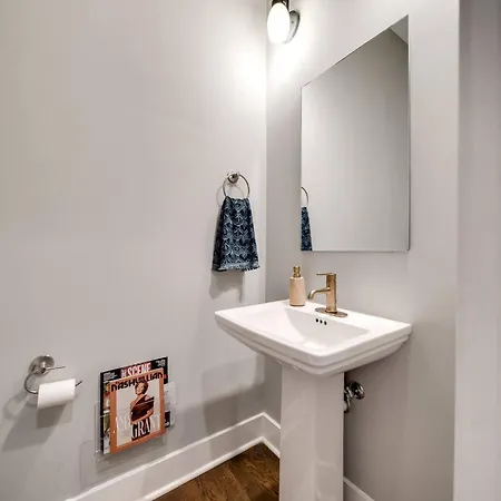 Beaus Oasis - 3 Miles To Dtwn Holiday home Nashville