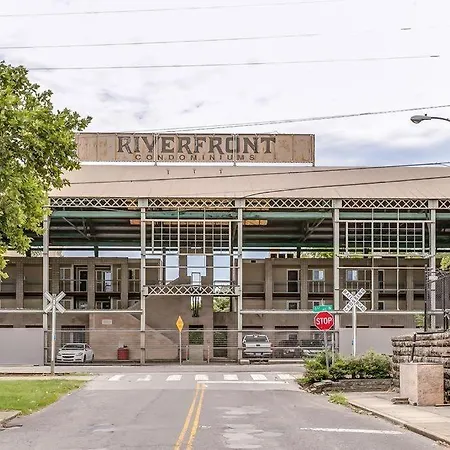 2 Bdr Riverfront Living In Downtown Nashville
