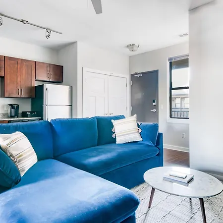 Cozysuites Music Row Hotel *