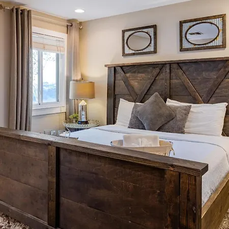 Holiday home Cumberland River Views Walk To Broadway Downtown Stadium Rockin Riverfront