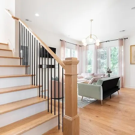 The Pink Royale By Local Holiday home Nashville