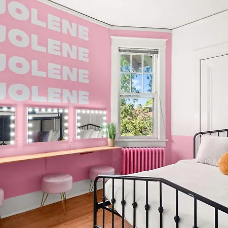 Dolly's Music Row Hideaway - Walkable Location * Nashville