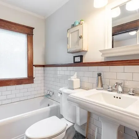 Boscobel Apartment