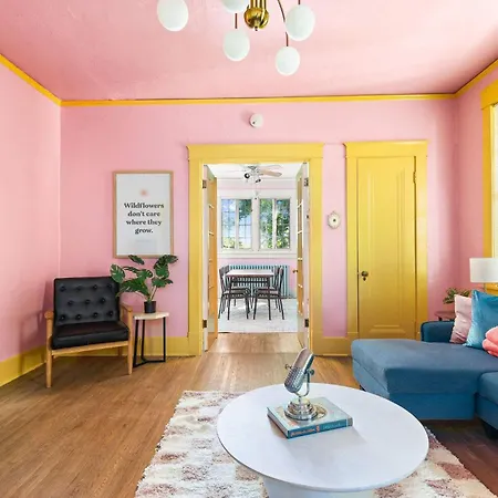 Apartment Dolly's Music Row Hideaway - Walkable Location Nashville
