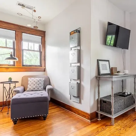Boscobel Apartment