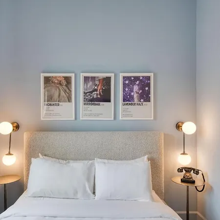Holiday home Sleeps 44 4 Themed Lofts W Skyline Balconies Neon Backdrops Glam Kitchens—perfect For Group The Swift Retreat By Avantstay