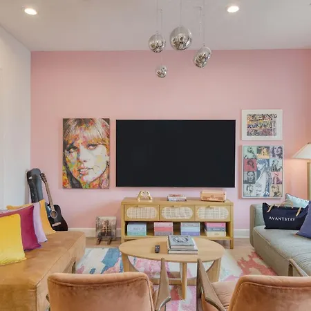 Sleeps 44 4 Themed Lofts W Skyline Balconies Neon Backdrops Glam Kitchens—perfect For Group The Swift Retreat By Avantstay Nashville