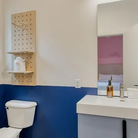 Sleeps 44 4 Themed Lofts W Skyline Balconies Neon Backdrops Glam Kitchens—perfect For Group The Swift Retreat By Avantstay Holiday home Nashville