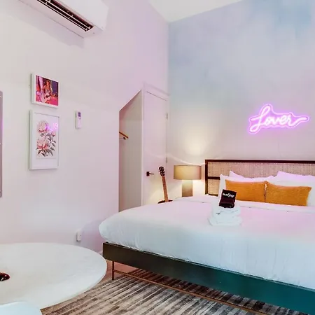 Sleeps 44 4 Themed Lofts W Skyline Balconies Neon Backdrops Glam Kitchens—perfect For Group The Swift Retreat By Avantstay * Nashville