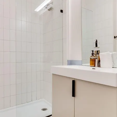 Sleeps 44 4 Themed Lofts W Skyline Balconies Neon Backdrops Glam Kitchens—perfect For Group The Swift Retreat By Avantstay Holiday home Nashville