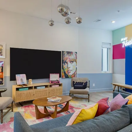 Sleeps 44 4 Themed Lofts W Skyline Balconies Neon Backdrops Glam Kitchens—perfect For Group The Swift Retreat By Avantstay Nashville