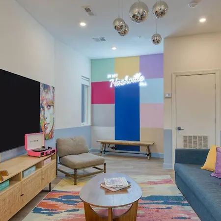 Sleeps 44 4 Themed Lofts W Skyline Balconies Neon Backdrops Glam Kitchens—perfect For Group The Swift Retreat By Avantstay * Nashville