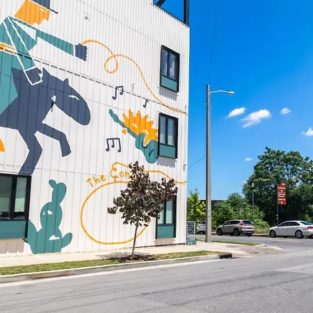 Sleeps 44 4 Themed Lofts W Skyline Balconies Neon Backdrops Glam Kitchens—perfect For Group The Swift Retreat By Avantstay Holiday home