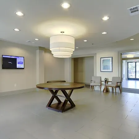 West End Village Vanderbilt Apartment *