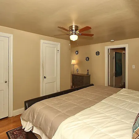 Apartment House 1342 Tennessee Townhouse