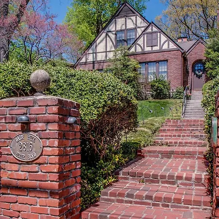 Bed & Breakfast Daisy Hill 3*