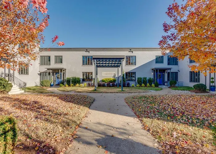 Nashville Flat Across From Vanderbilt -205