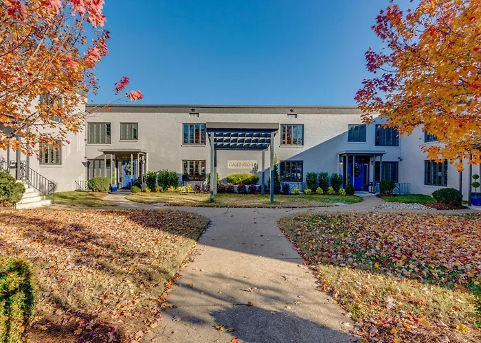 Nashville Flat Minutes From Everything -206