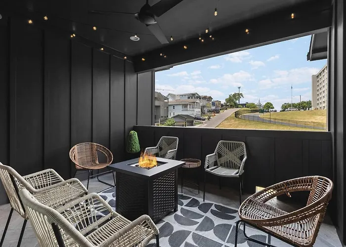 Stunning Home With Garage And Patio Walk To Restaurants 12 South And Belmont