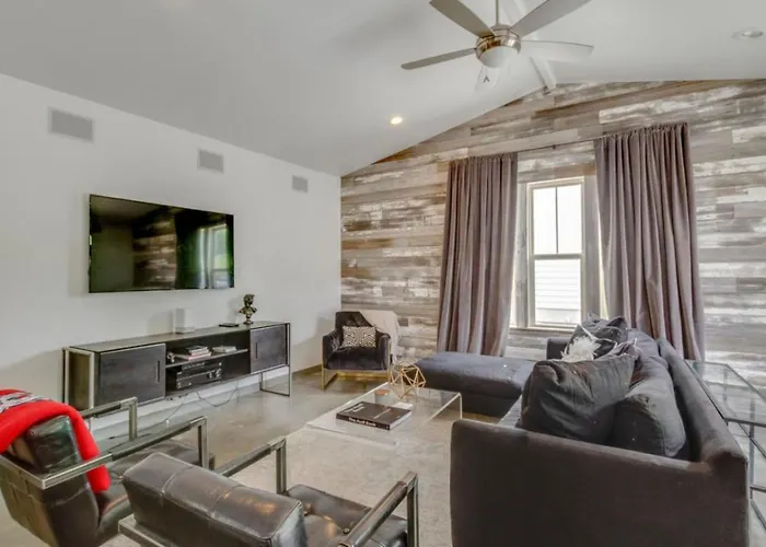 Nashville Dreamer - Mins To Downtown - 3Br 2.5Bath
