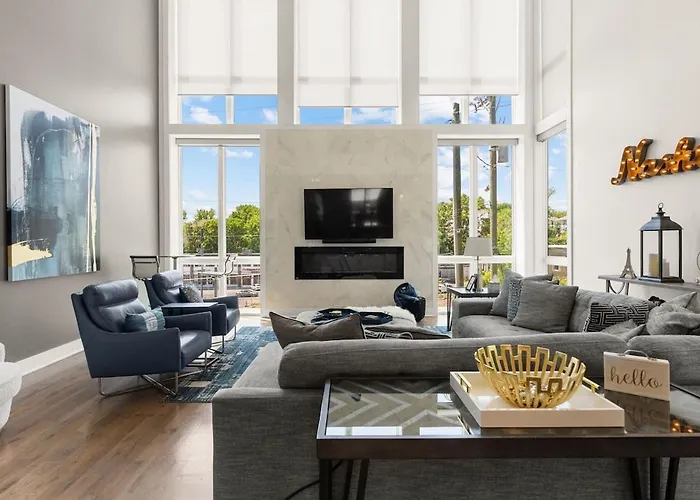 Luxury Home With Huge Rooftop And 7 Beds