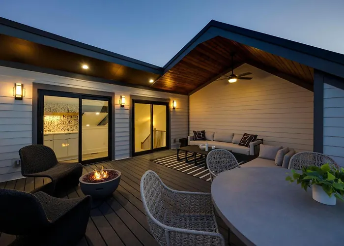 Enchant - Stunning City Views - Modern Luxe
