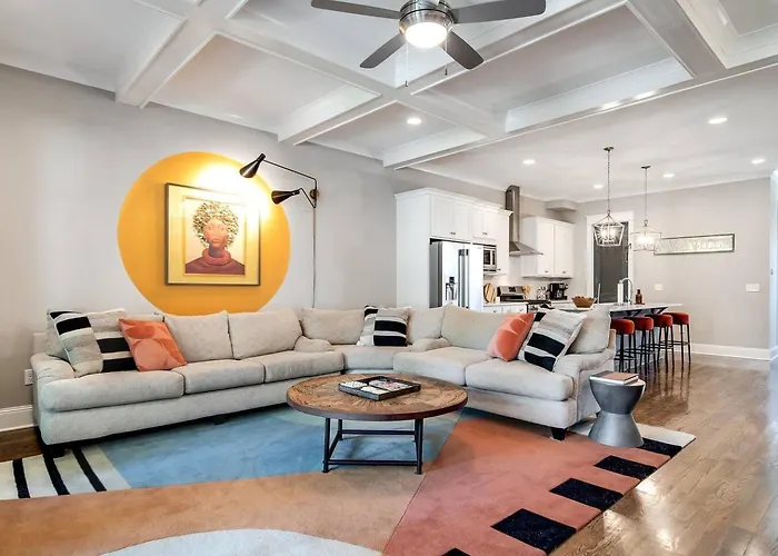 Nell\'S Haven Two Miles To Downtown & Broadway