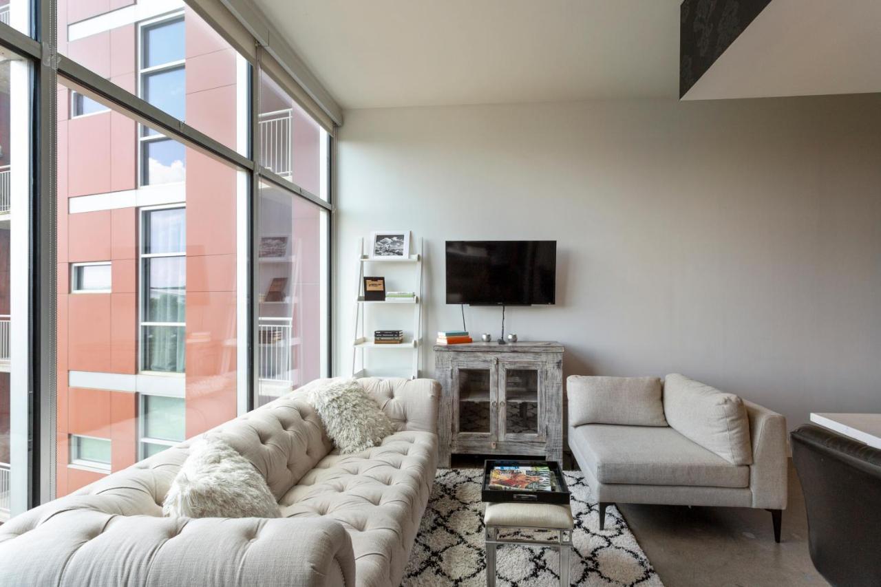 Soak Up The Opulent Feel Of A Lavish Monochrome Abode * Nashville