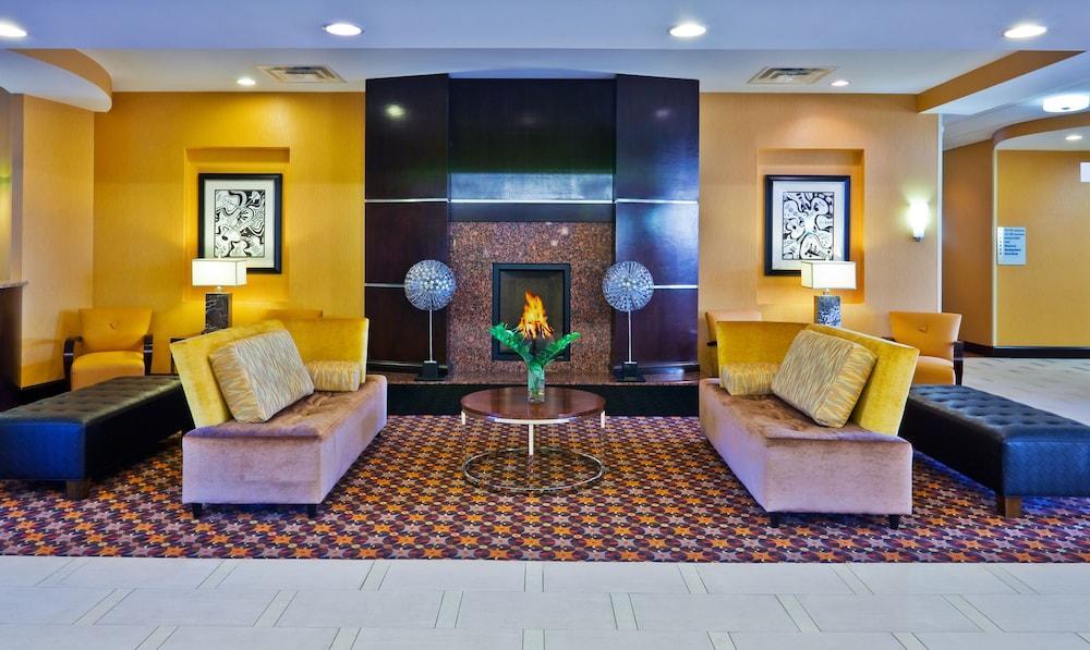 Hotel Express Nashville-opryland By Ihg