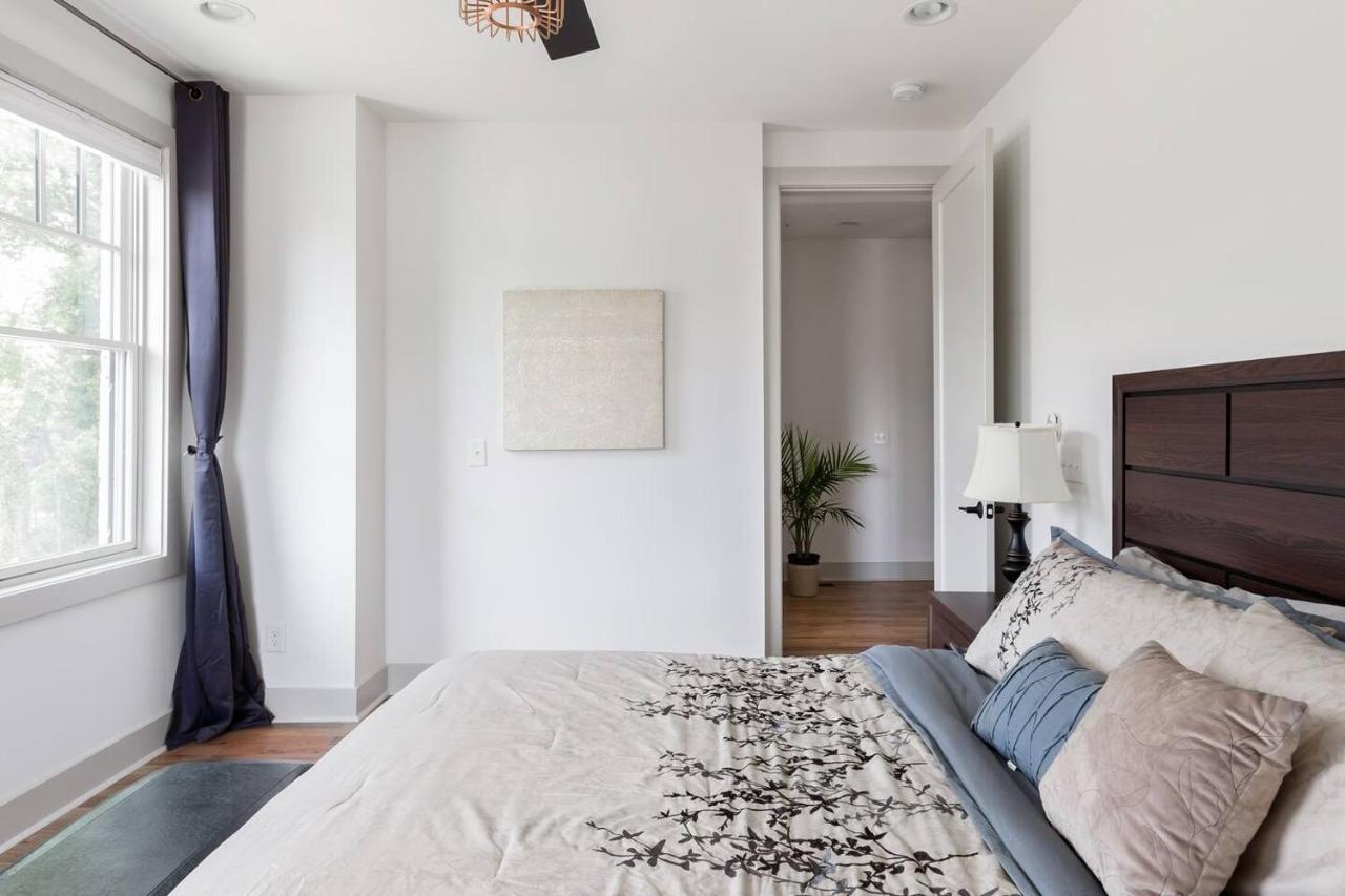 Brand New Luxury Near Downtown