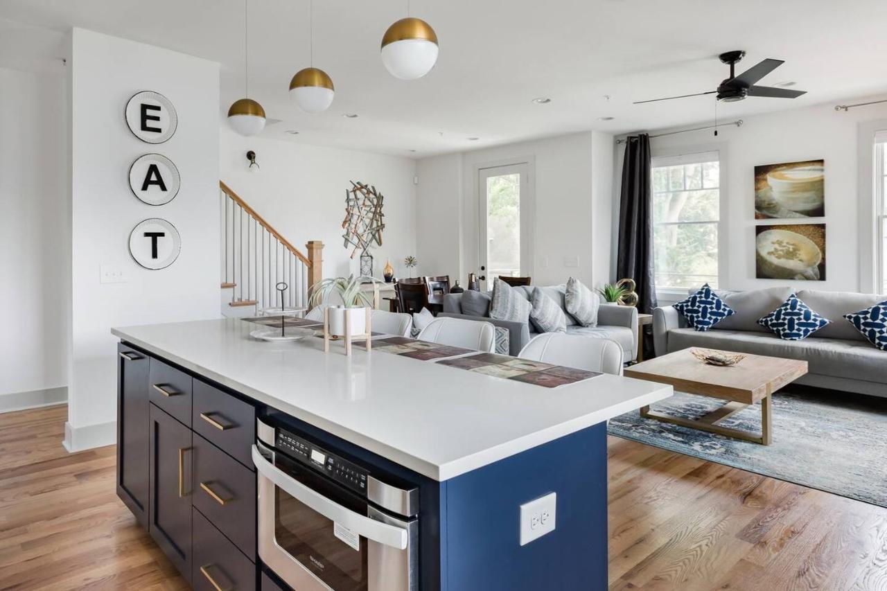 Brand New Luxury Near Downtown