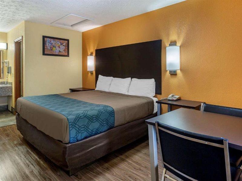 Econo North Nashville