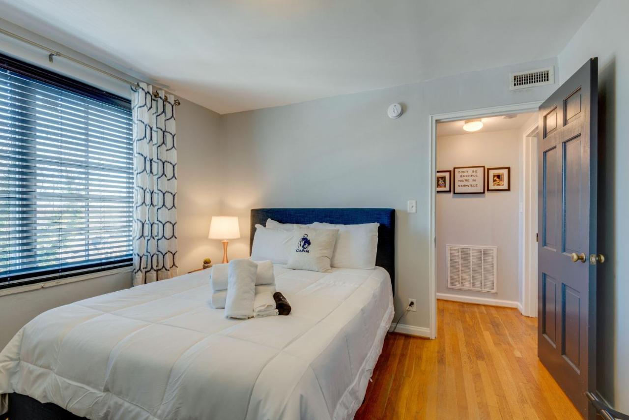 Flat Across From Vanderbilt -205 *