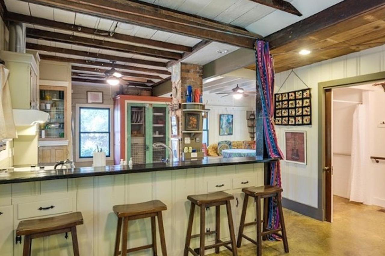 Little House - * Nashville