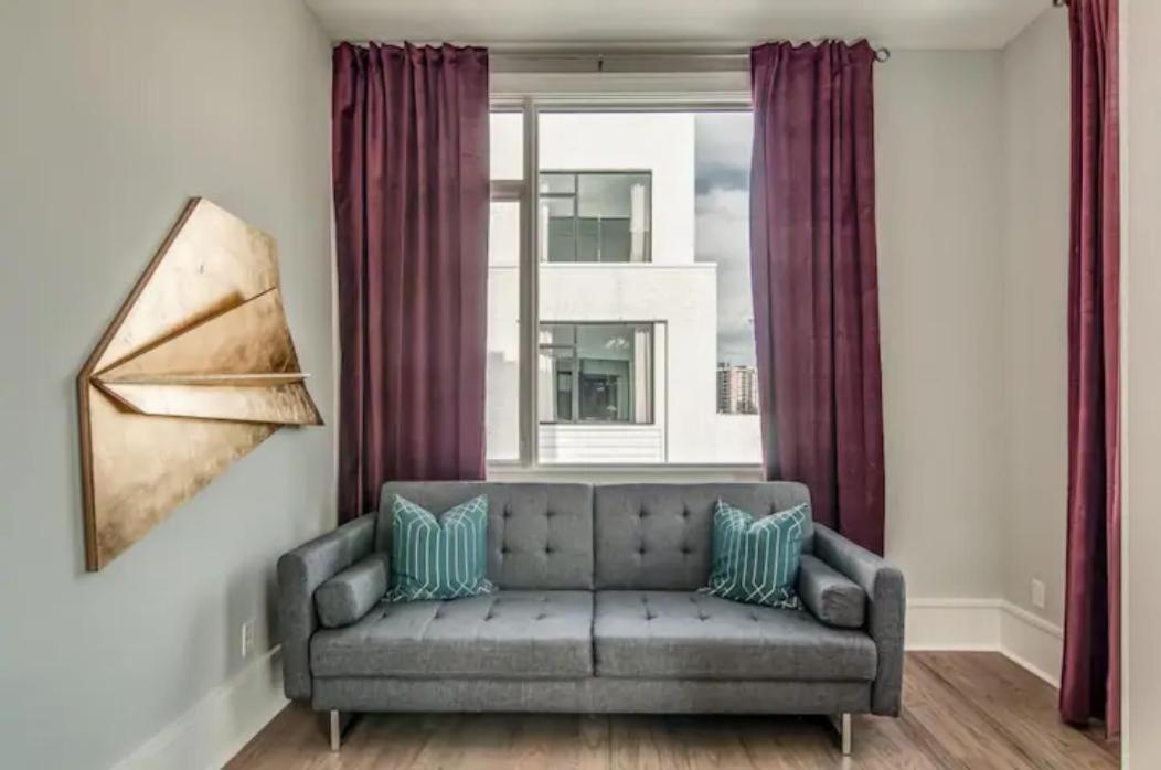 Gulch Modern 3 Story Condo, 2 Car Garage, Rooftop Fire Pit, Security, And View! Holiday home *