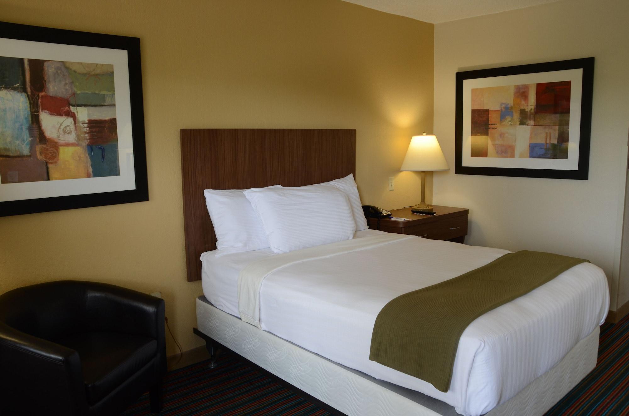 Hotel Baymont By Wyndham Airport Nashville